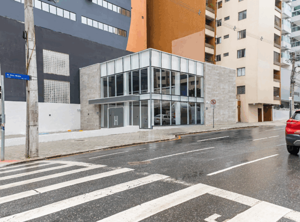 Loja com 349m²